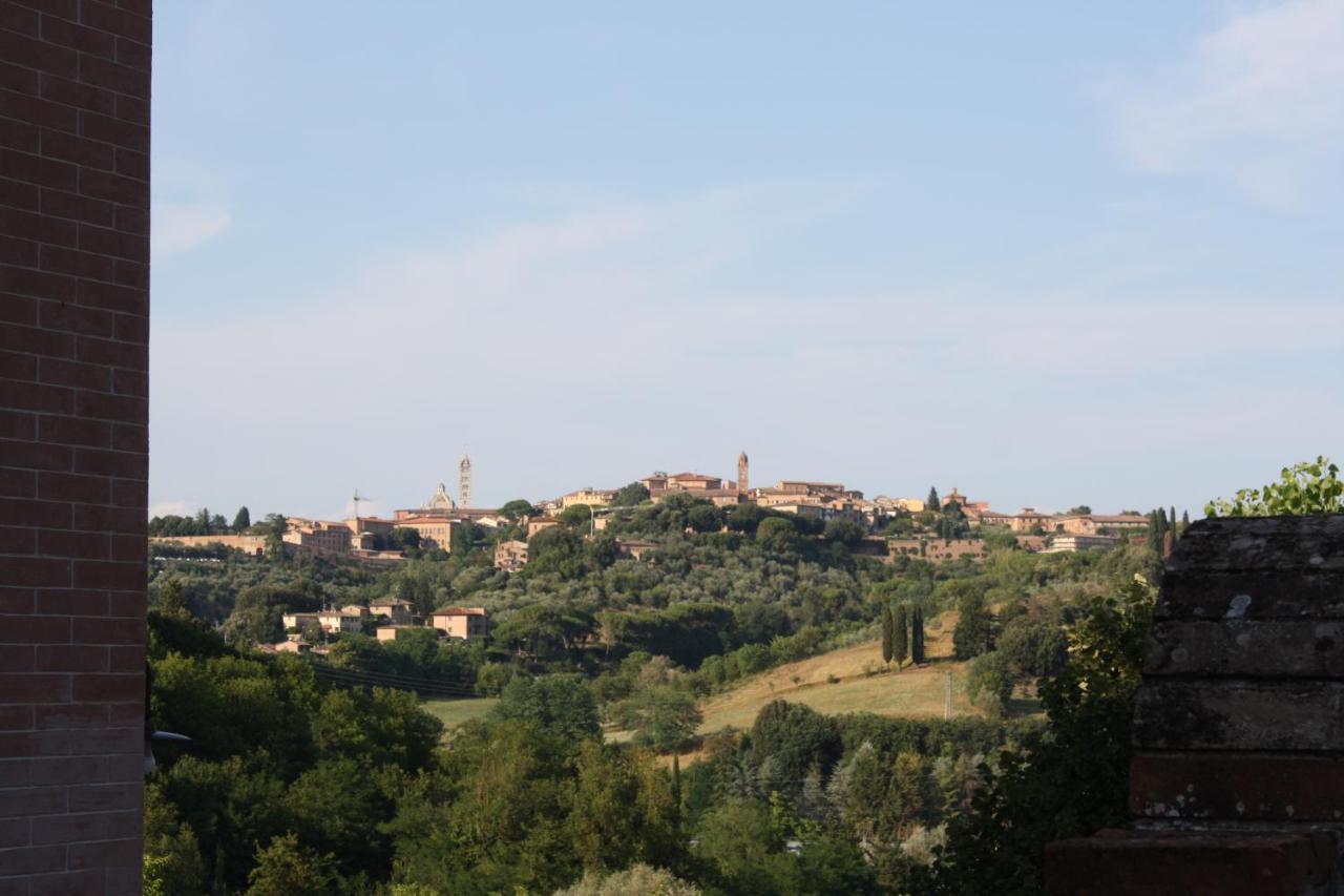 La Torre Di Caprera Apartment Siena Luaran gambar