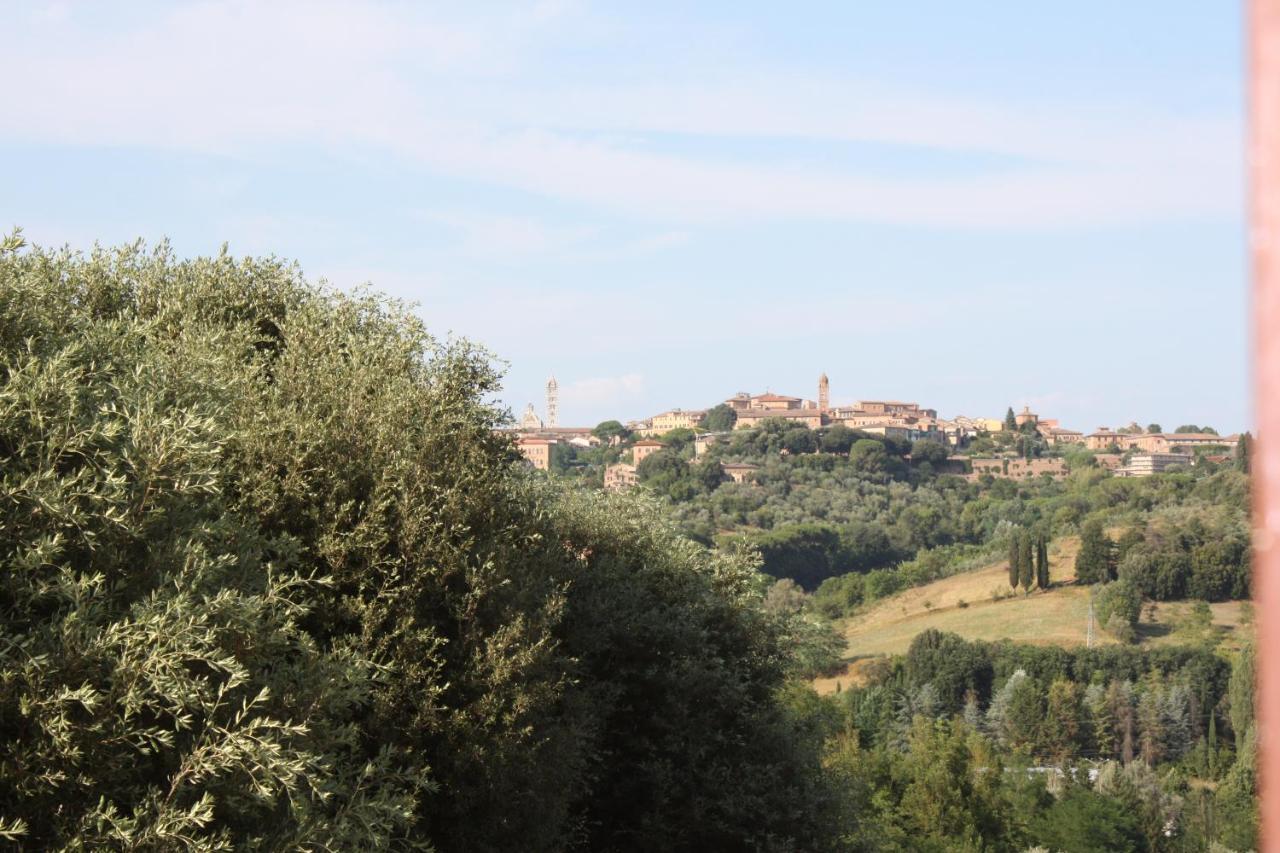 La Torre Di Caprera Apartment Siena Luaran gambar